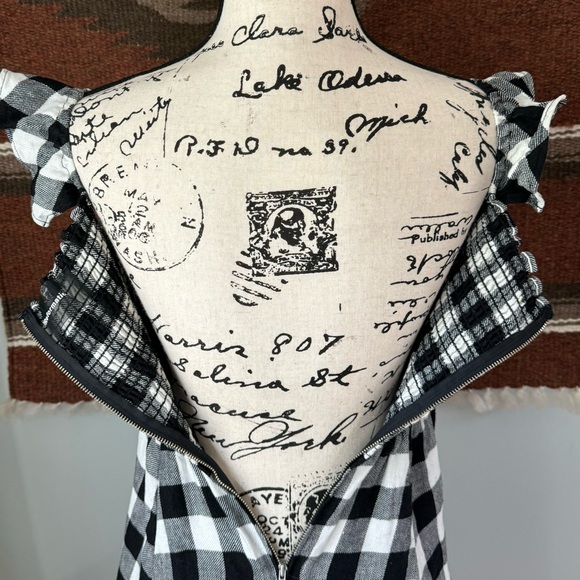 Reformation Hattie Linen Off-Shoulder Dress in Luke Check - Picture 9 of 13